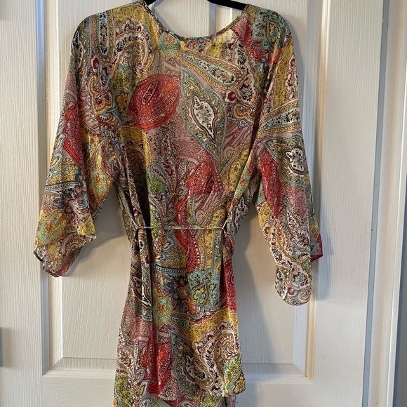 EUC Jessica Simpson Maternity Sheer Top - Picture 3 of 5